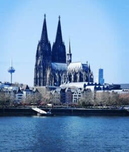 De lautre cote du rhin - Voyage culturel à Cologne - Jour 1